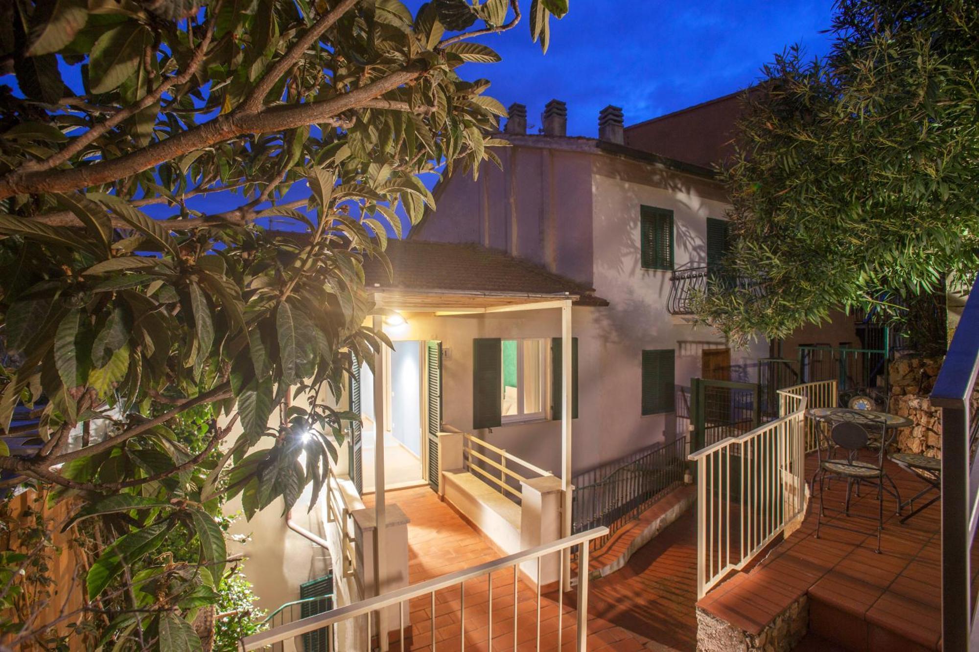 ポルト・サント・ステーファノLa Casa Al Mareアパートメント エクステリア 写真